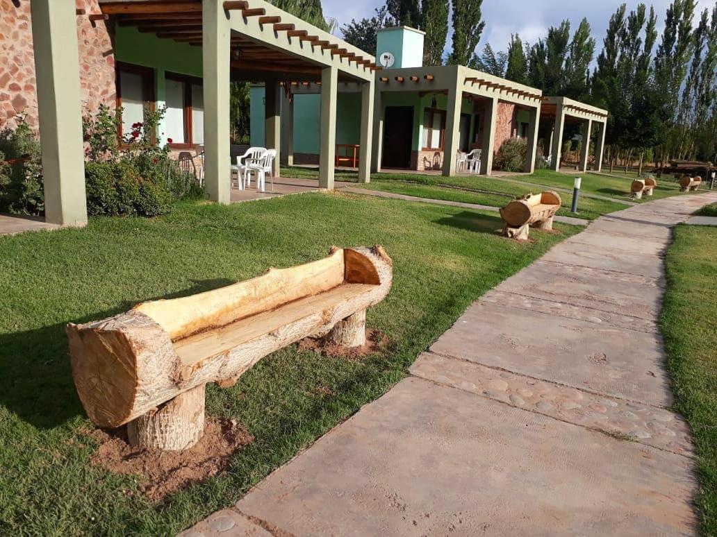 Complejo Los Enamorados Calingasta Kültér fotó